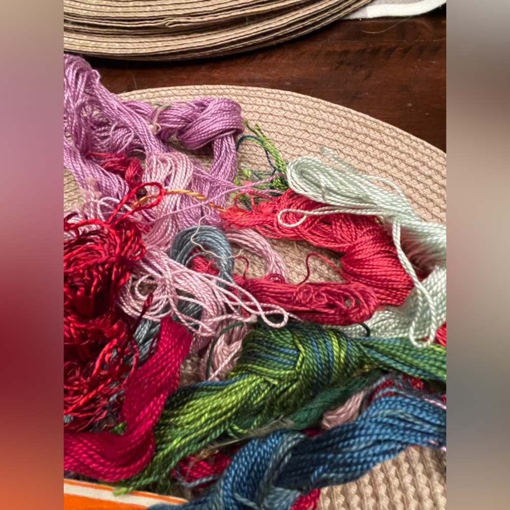 Assorted thread. - Picture 3 of 5